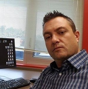 Meet your Posher, Troy